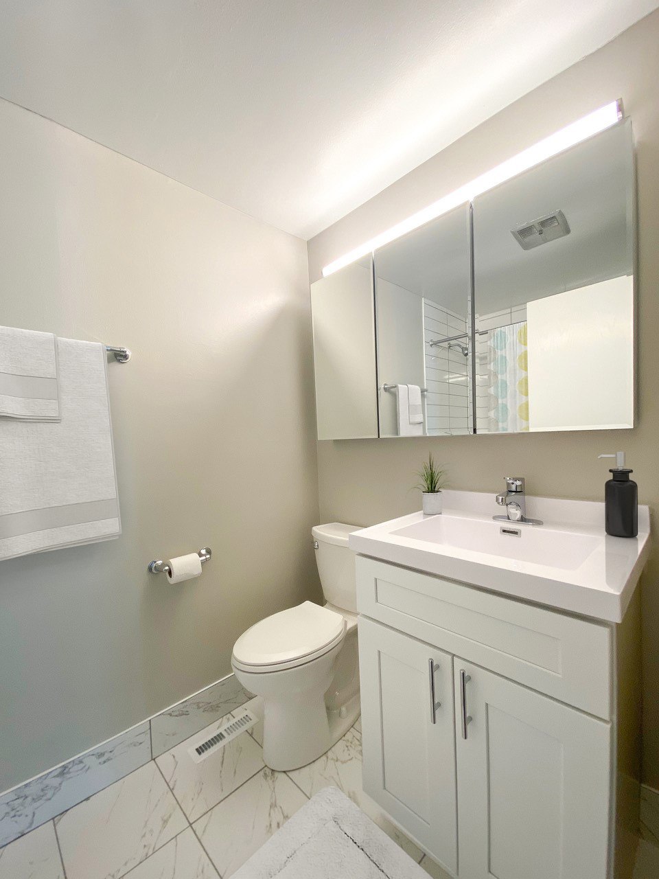 750 W. Briar Place 750 W. Briar Place, Chicago, IL 60657 Lake View East - Leasing by Cross Street